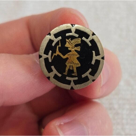 Alpaca Mexico Black and Silver Aztec Tribal Design Cufflinks - Picture 7 of 7